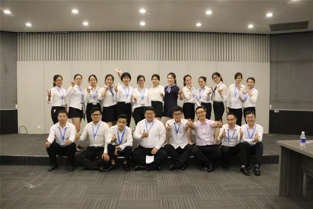 “順勢而為，網(wǎng)贏天下！”2018青峰網(wǎng)絡智能營銷峰會圓滿成功！